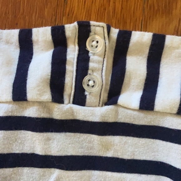 Euc GAP tank - Picture 2 of 4